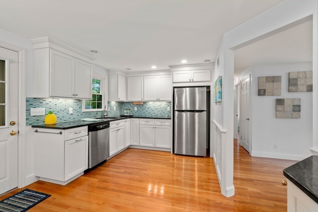 137 Ledgewood Rd