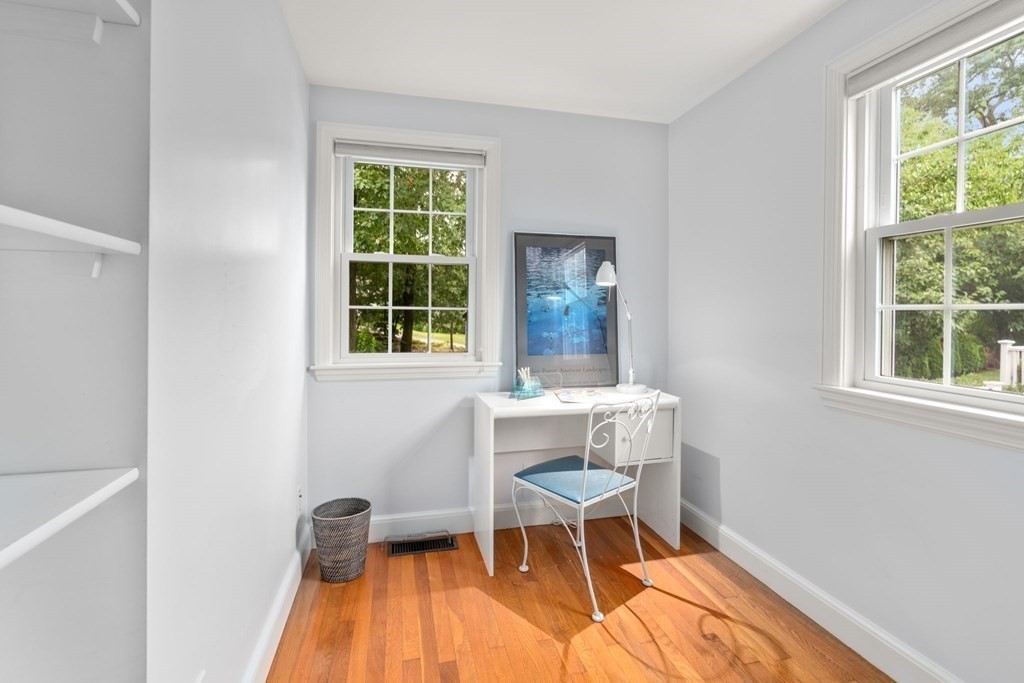 137 Ledgewood Rd