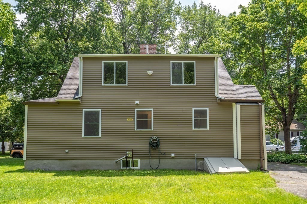 50 Williams St
