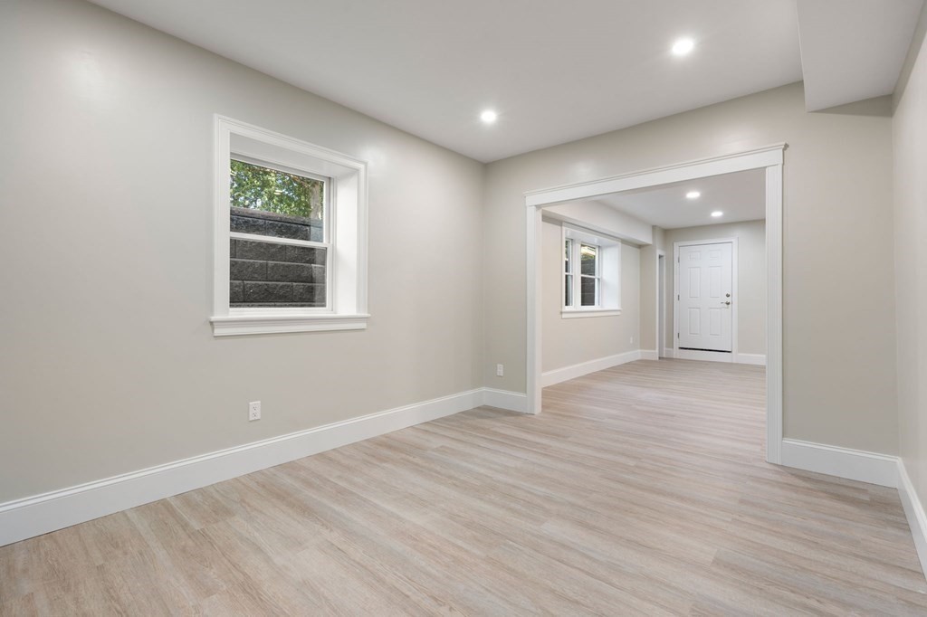 20 Dean Rd