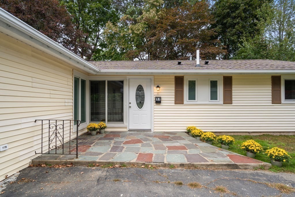 17 Heather Dr