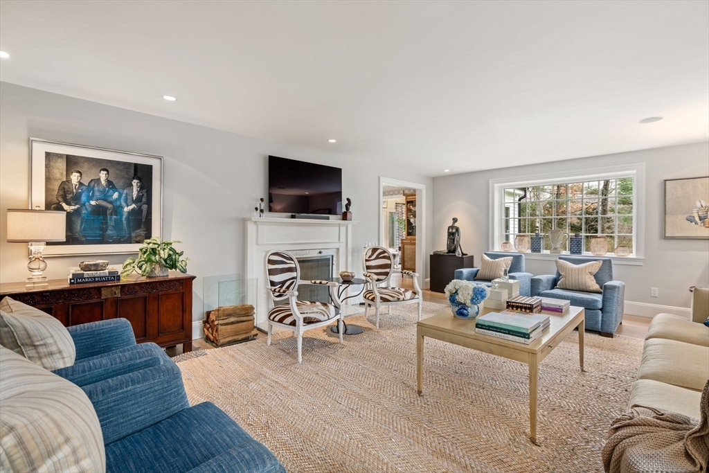 100 Montvale Rd
