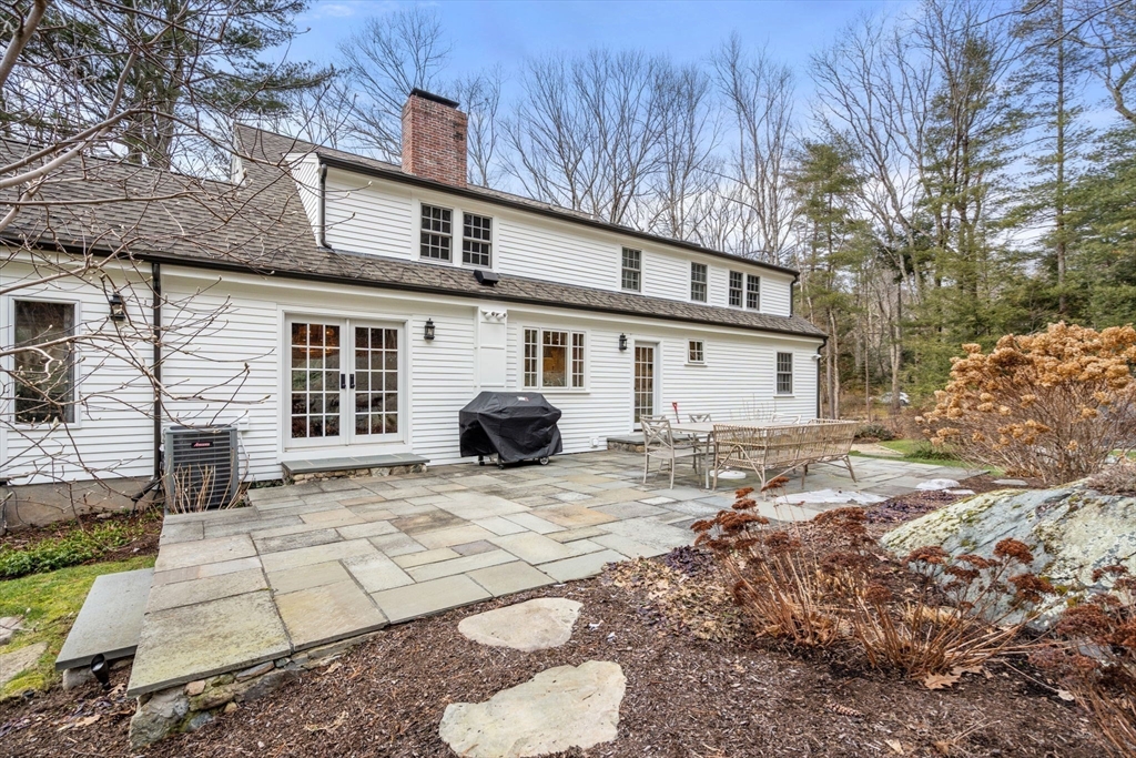 100 Montvale Rd