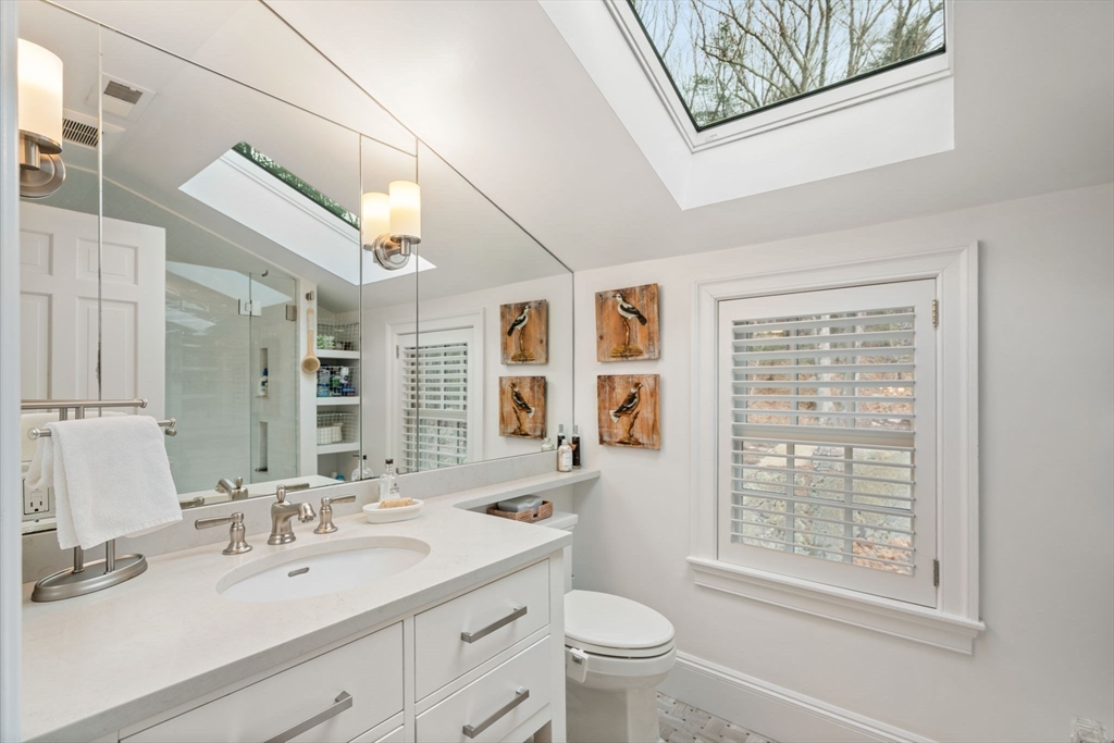 100 Montvale Rd