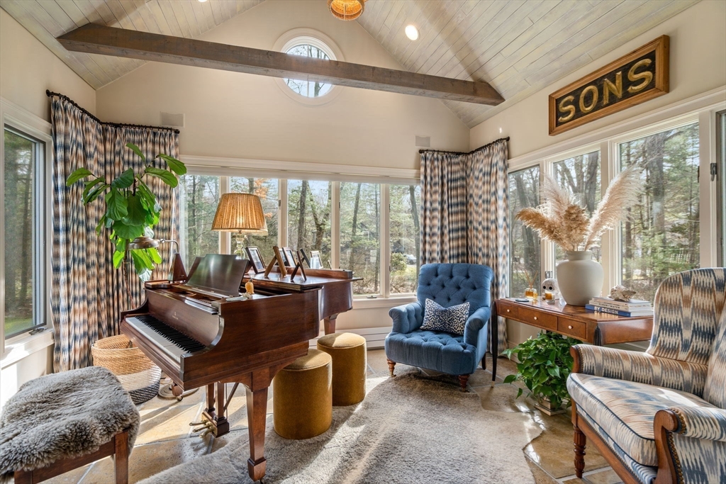 100 Montvale Rd