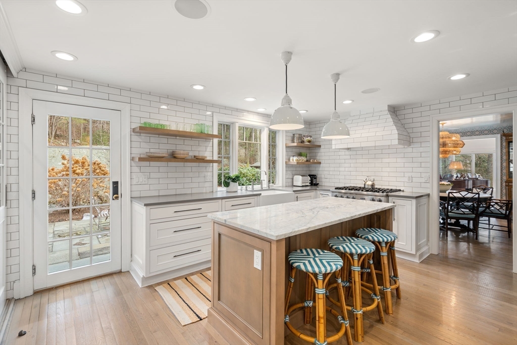 100 Montvale Rd