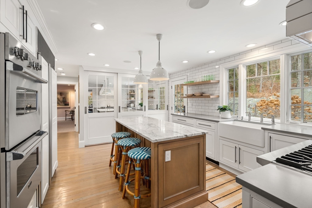 100 Montvale Rd