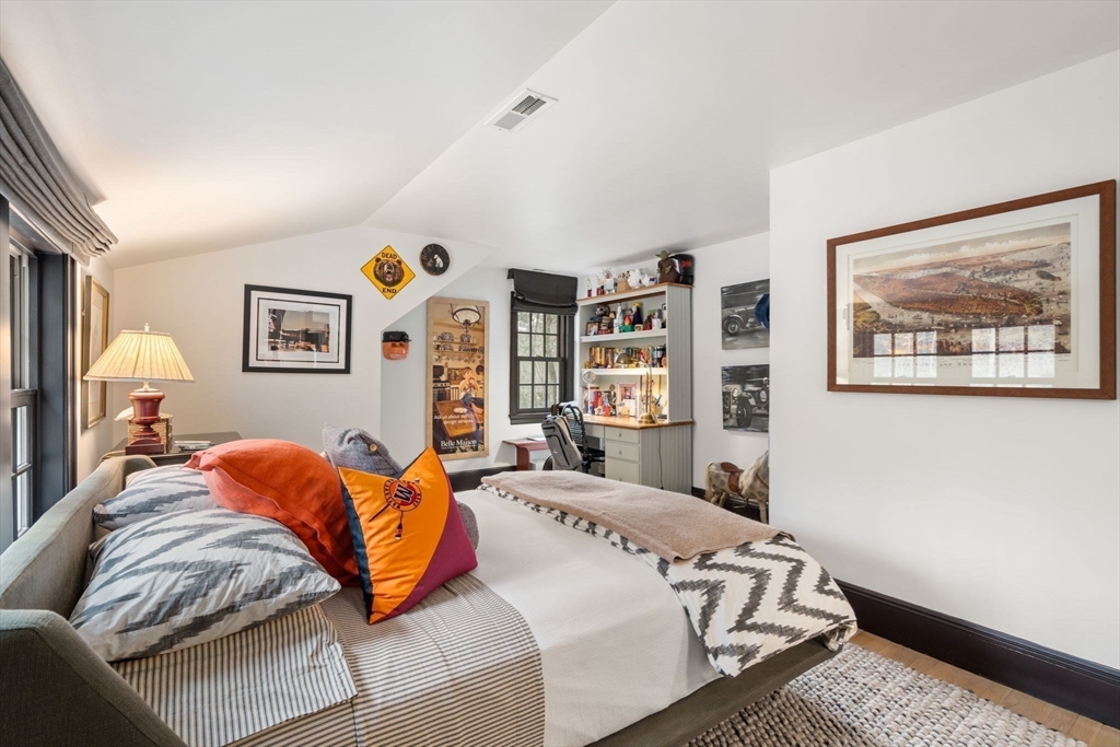 100 Montvale Rd