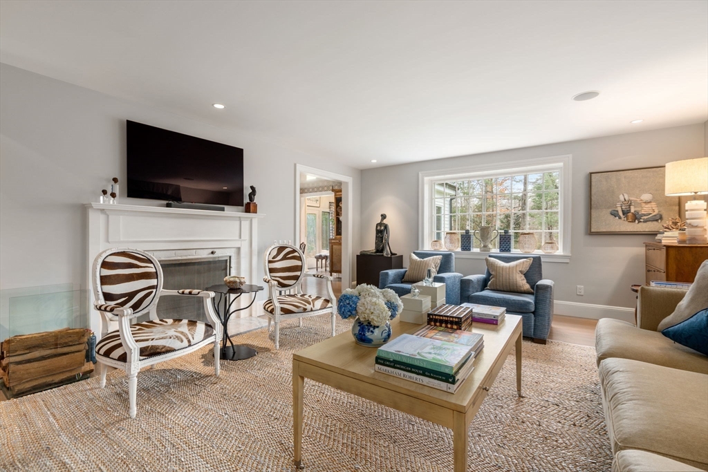 100 Montvale Rd