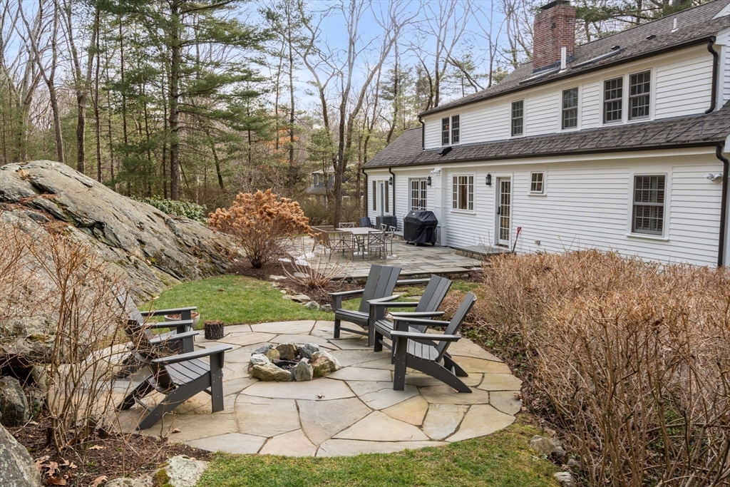 100 Montvale Rd