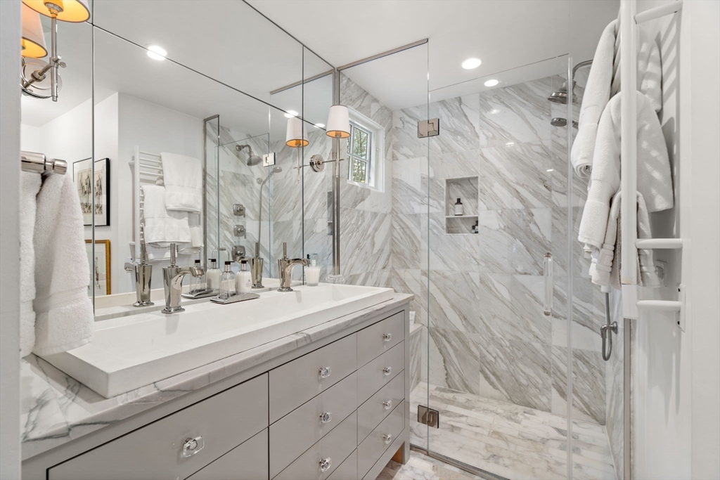 100 Montvale Rd