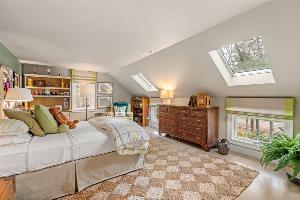 100 Montvale Rd