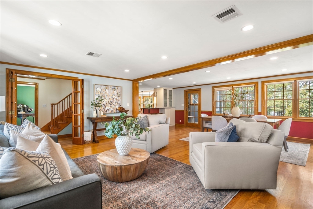 5 Lakewood Rd