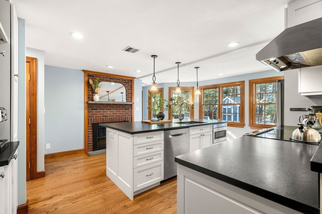 5 Lakewood Rd