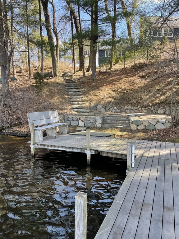 5 Lakewood Rd