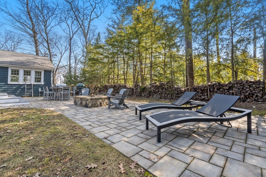 5 Lakewood Rd