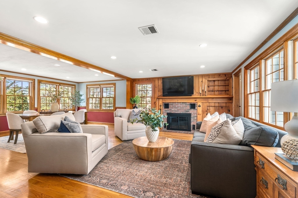 5 Lakewood Rd