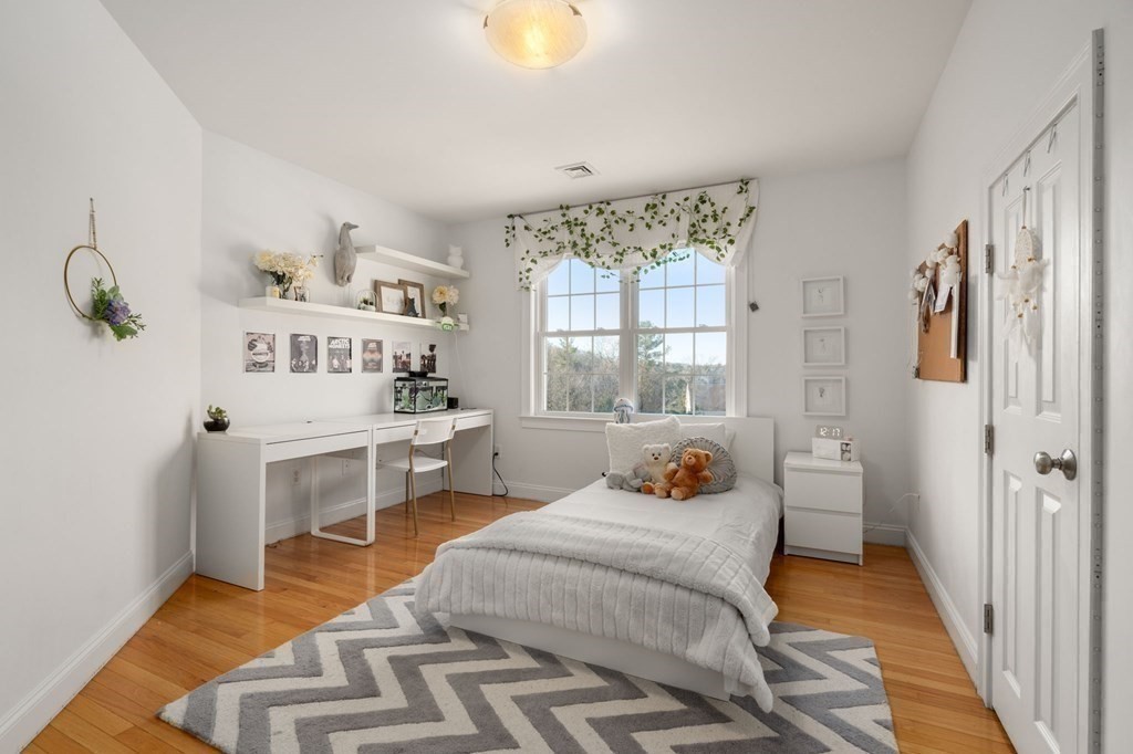 2 Alice Drive