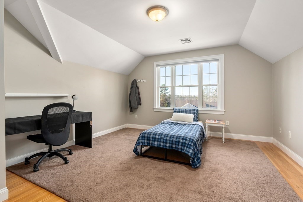 2 Alice Drive
