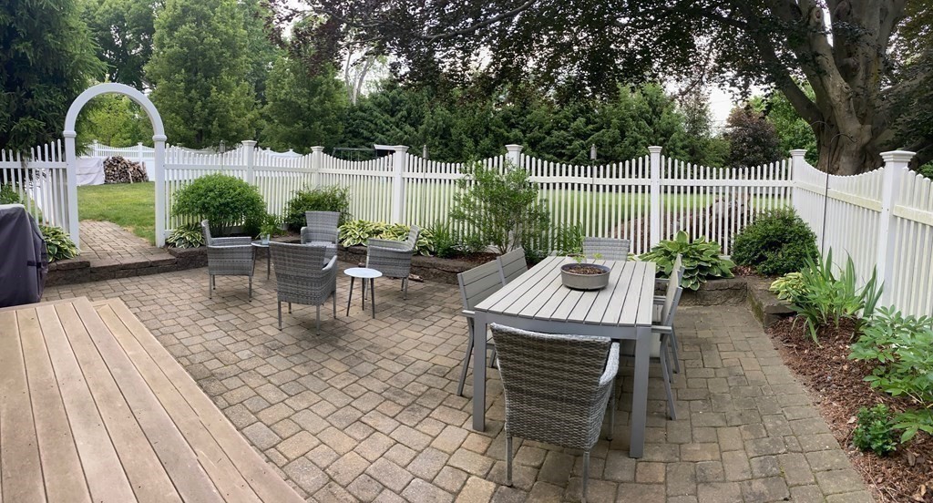 2 Alice Drive