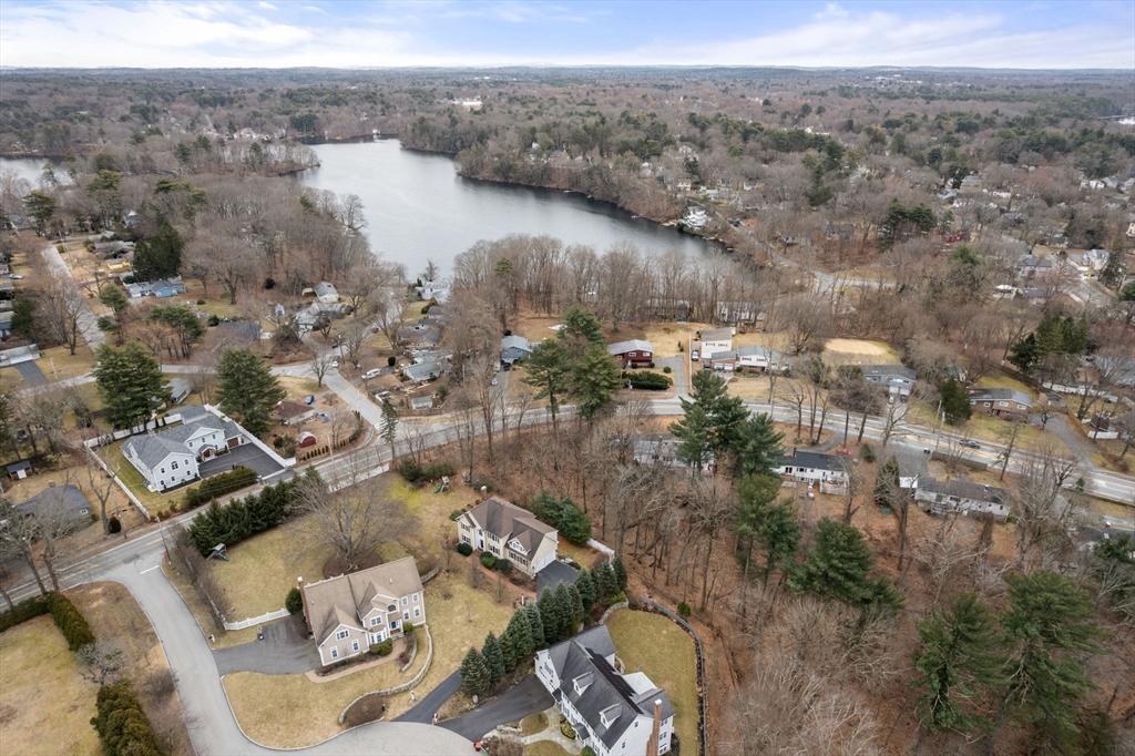 2 Alice Drive