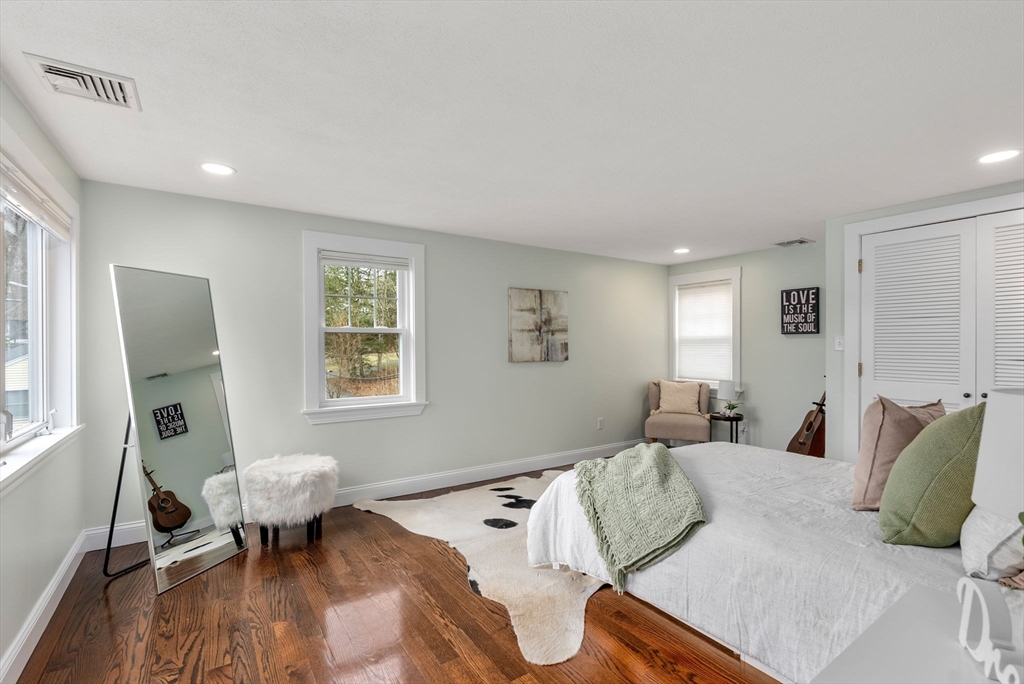 68 Lakeshore Dr