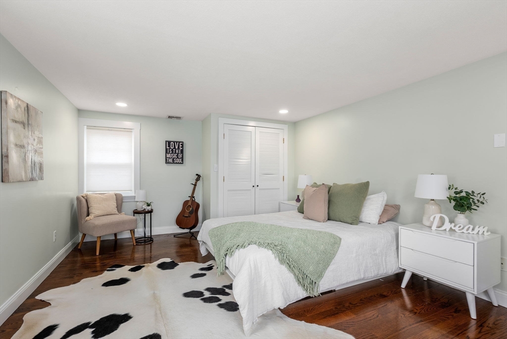 68 Lakeshore Dr