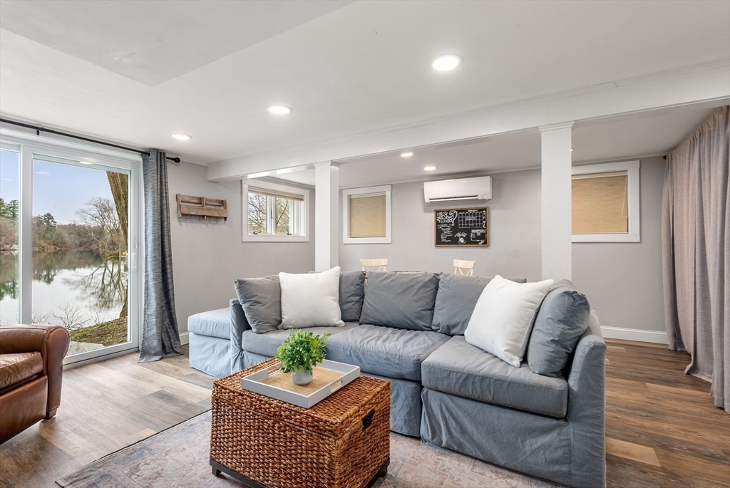 68 Lakeshore Dr