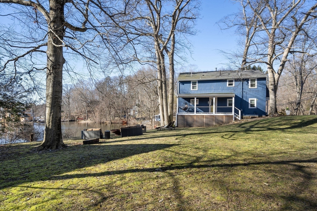 68 Lakeshore Dr