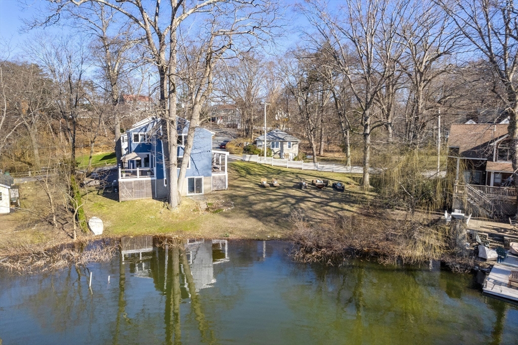 68 Lakeshore Dr
