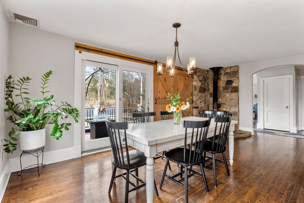 68 Lakeshore Dr