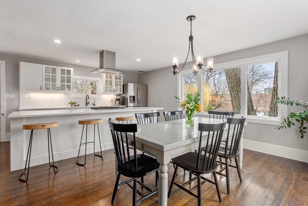 68 Lakeshore Dr