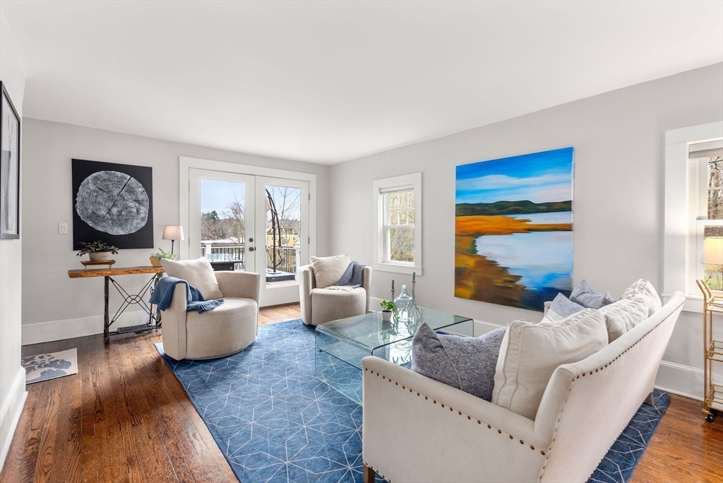 68 Lakeshore Dr