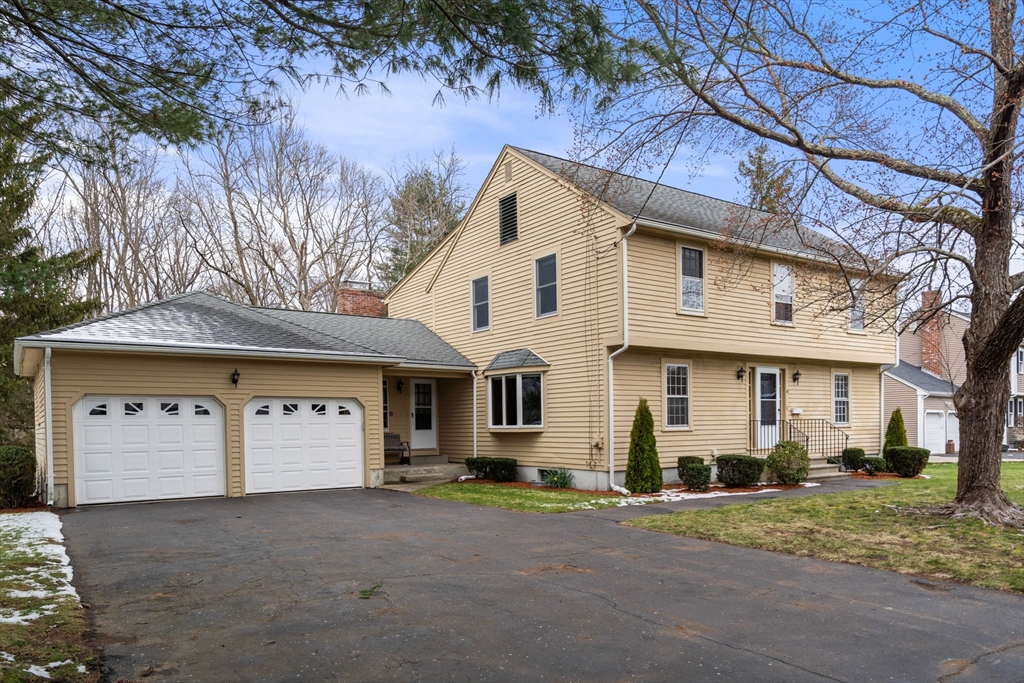 6 Lomas Drive