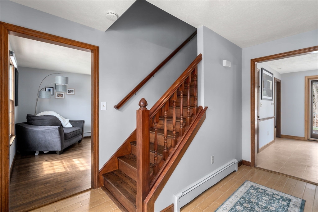 6 Lomas Drive