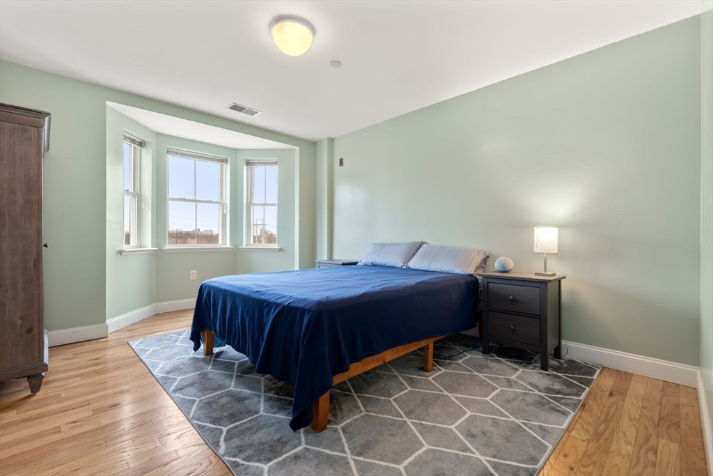 120 Wyllis Ave # 310