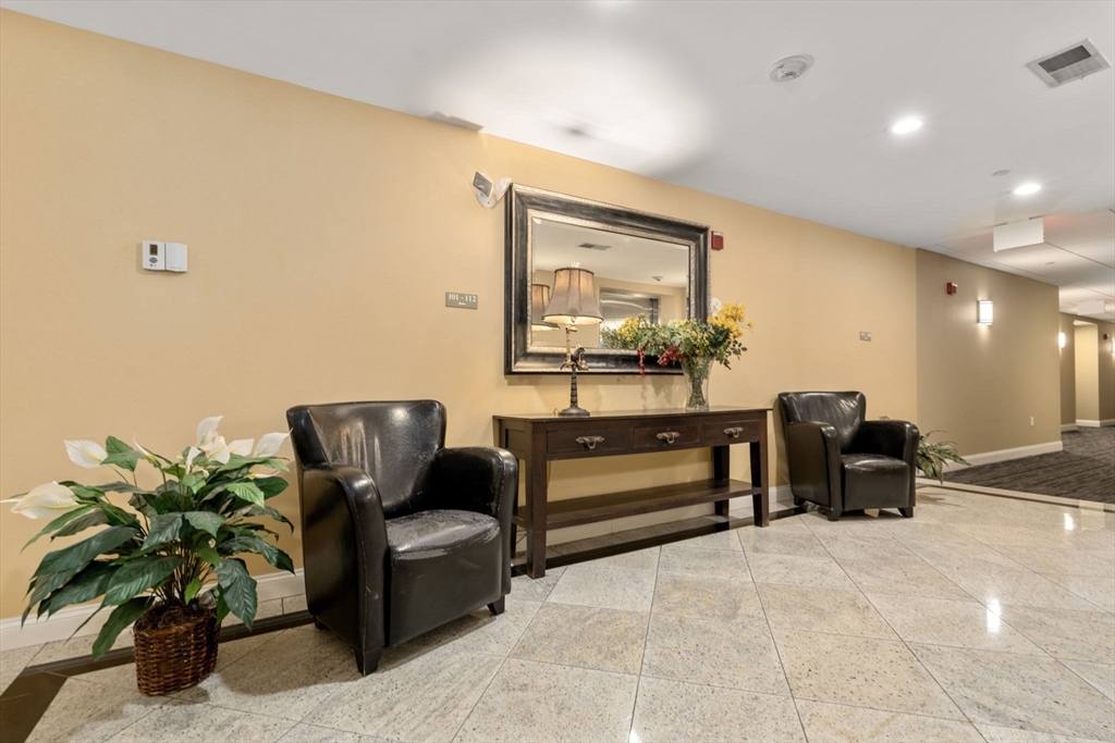 120 Wyllis Ave # 310