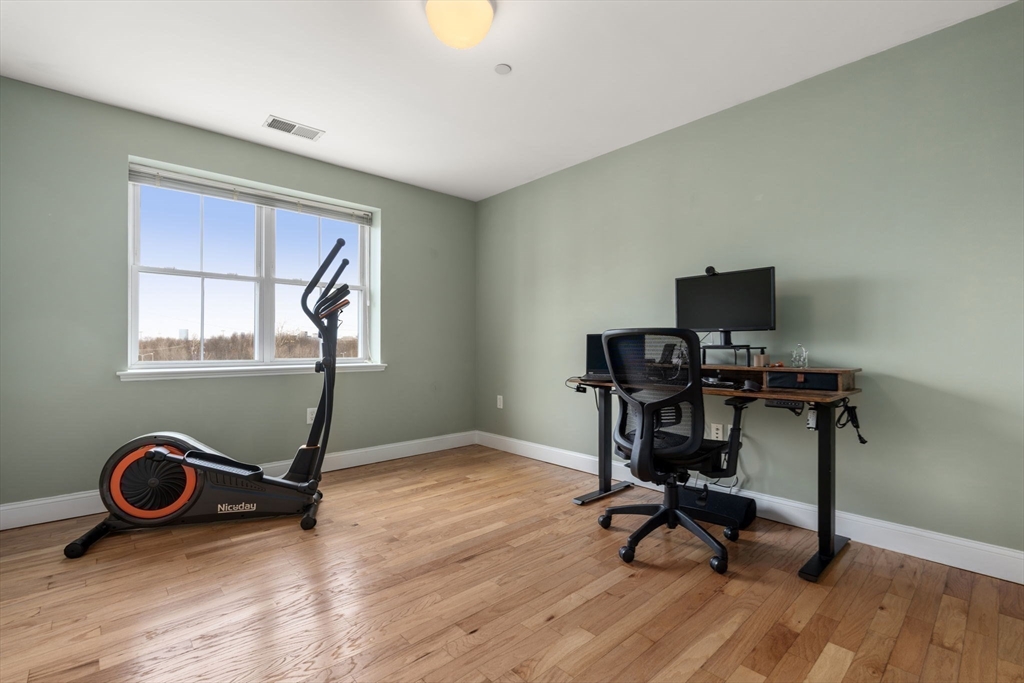 120 Wyllis Ave # 310