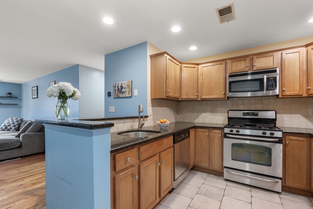120 Wyllis Ave # 310