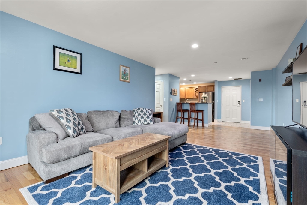 120 Wyllis Ave # 310