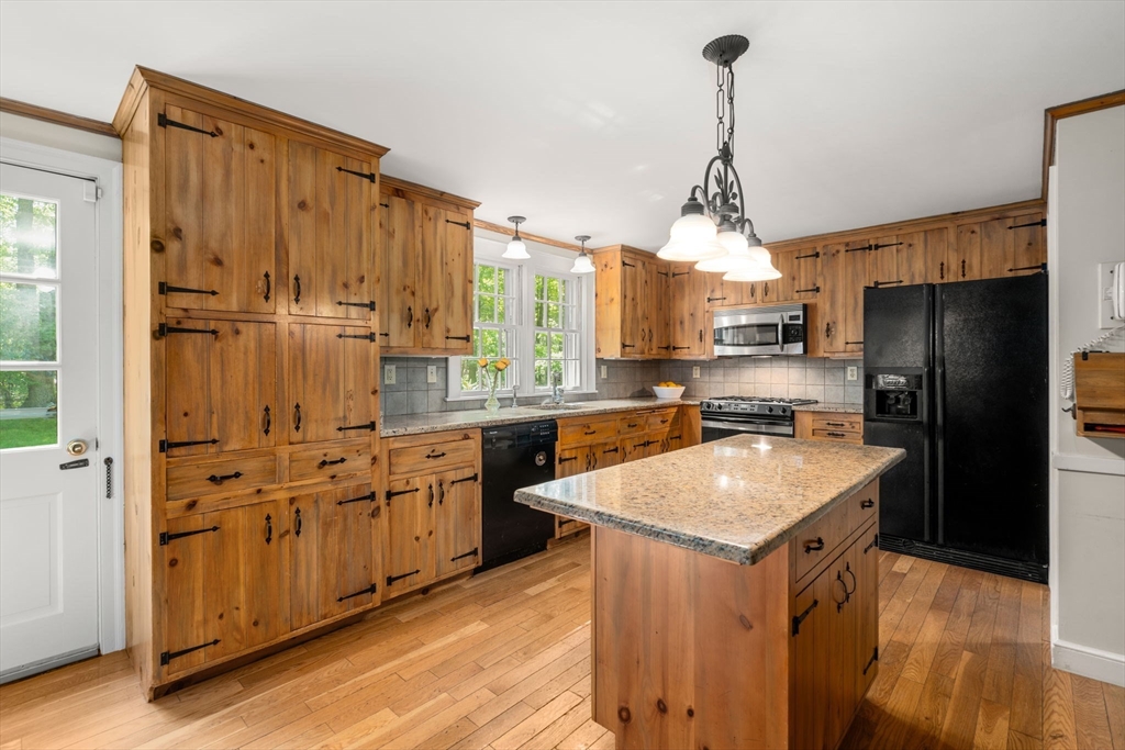 69 Sears Rd