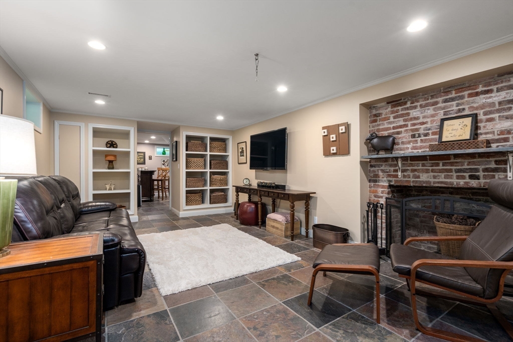 69 Sears Rd