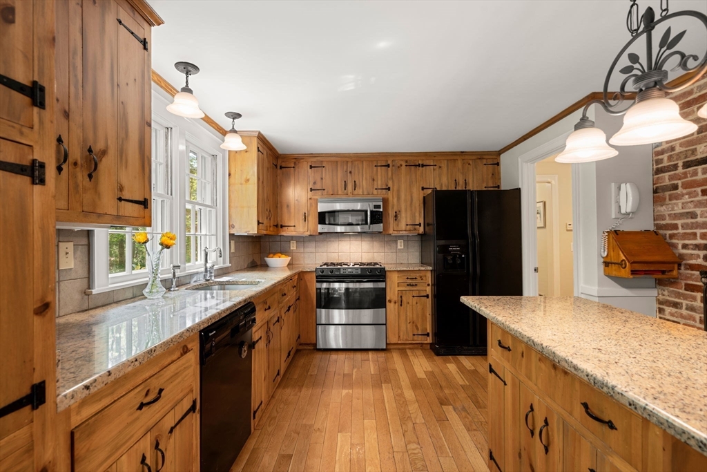 69 Sears Rd