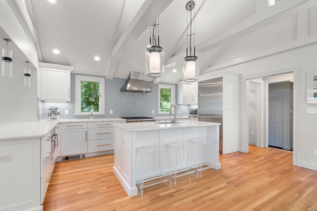 15 Ridge Hill Farm Rd