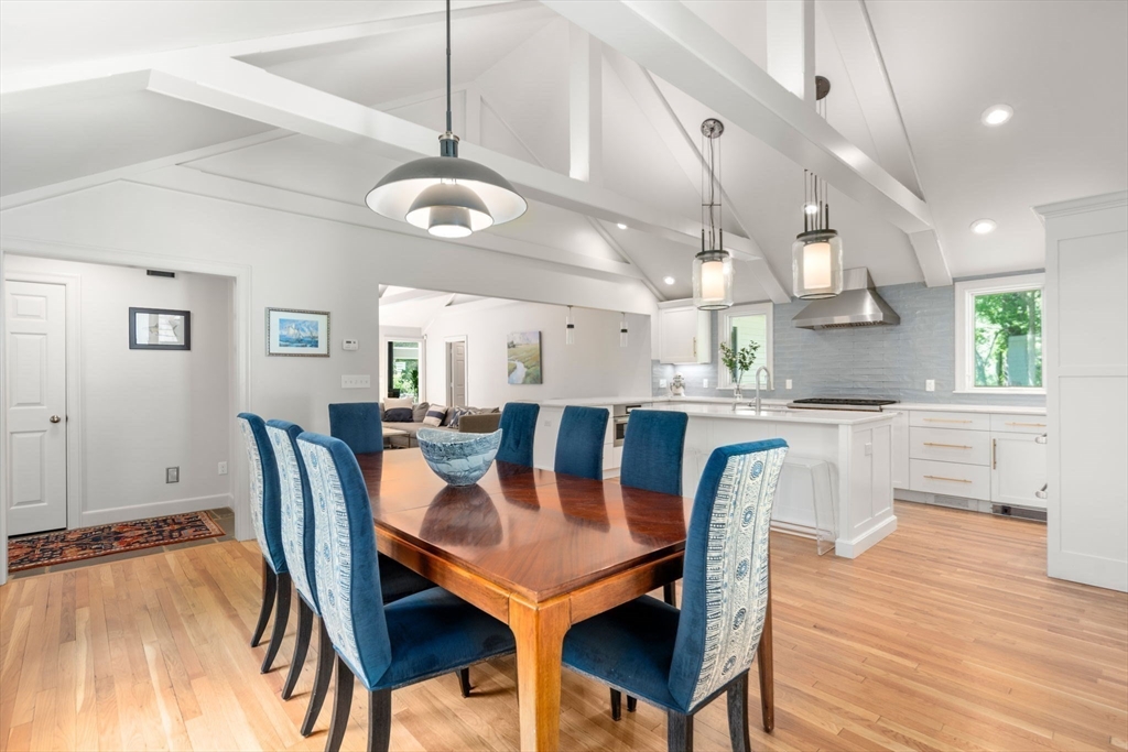 15 Ridge Hill Farm Rd