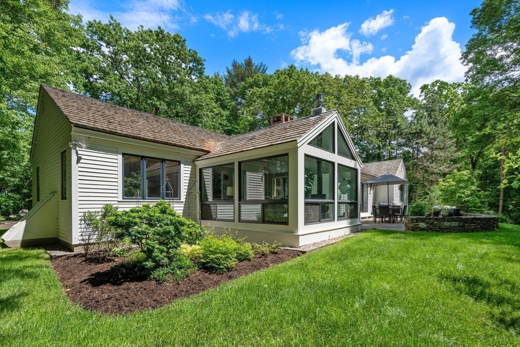 15 Ridge Hill Farm Rd