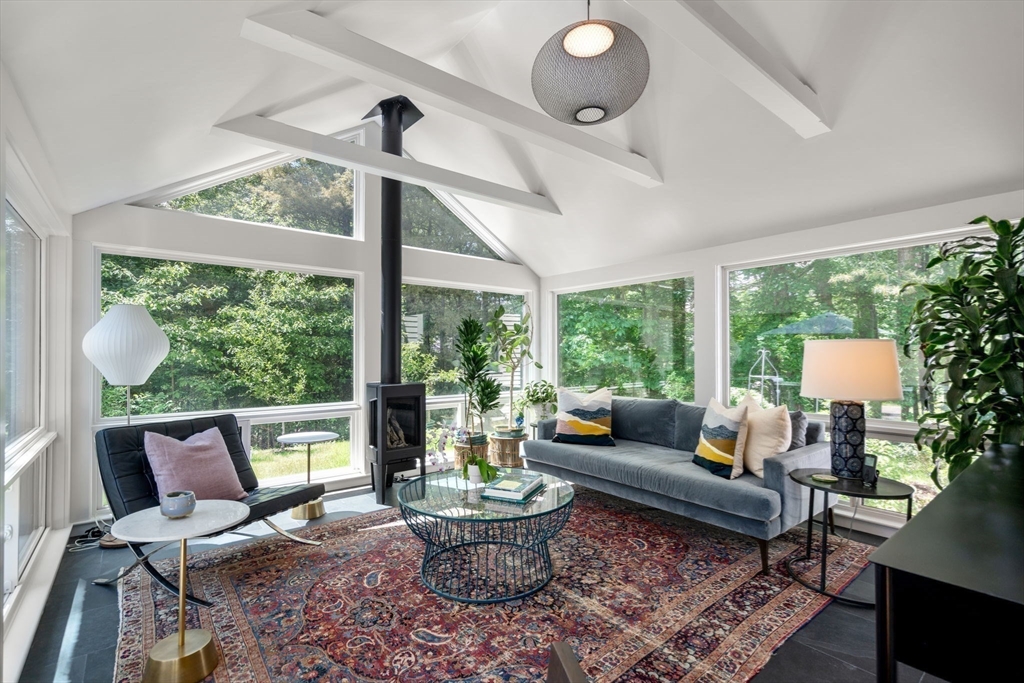 15 Ridge Hill Farm Rd