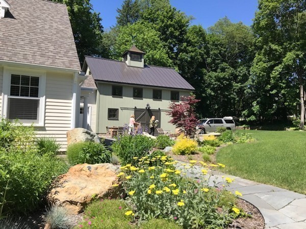 16 Pinecroft Rd