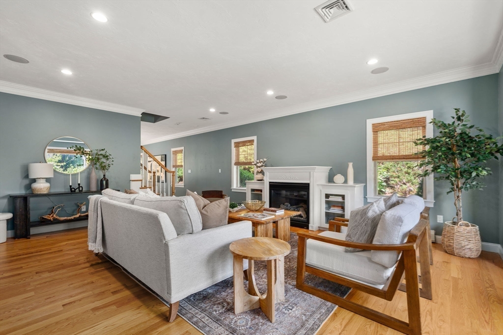 245 Worcester Ln