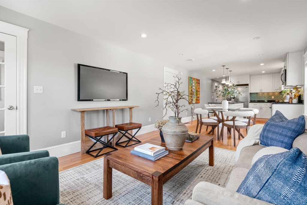 44 Beryl St # 1